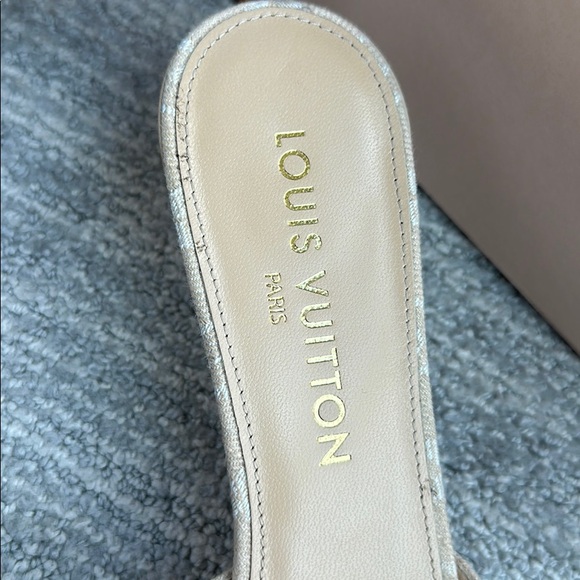 Louis Vuitton Kitten Heels 39.5 - Picture 9 of 9